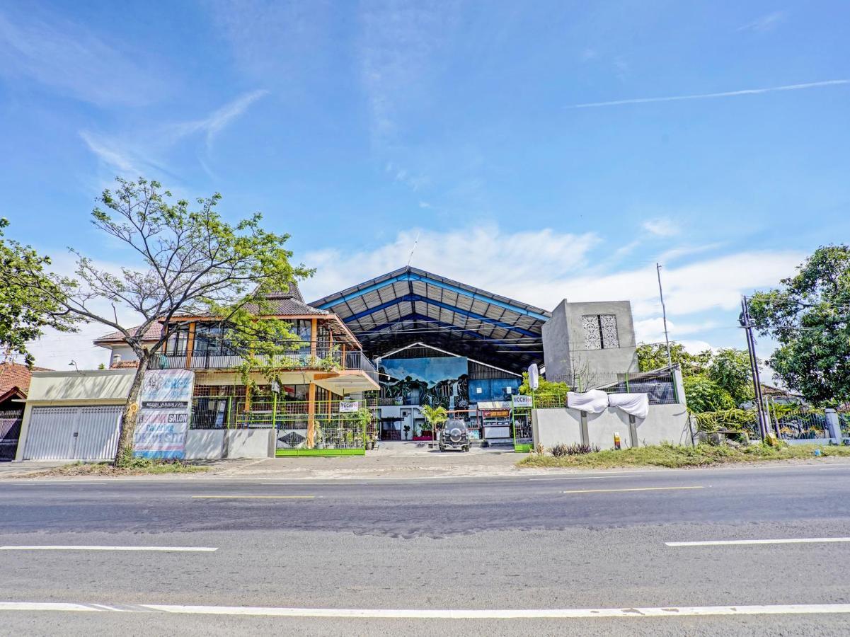 Oyo 90943 Mochi 88 Homestay Probolinggo Exterior photo