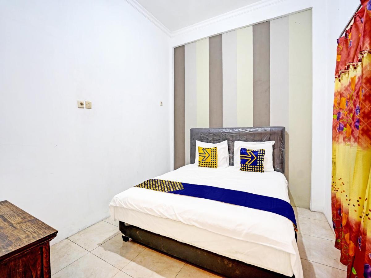 Oyo 90943 Mochi 88 Homestay Probolinggo Exterior photo
