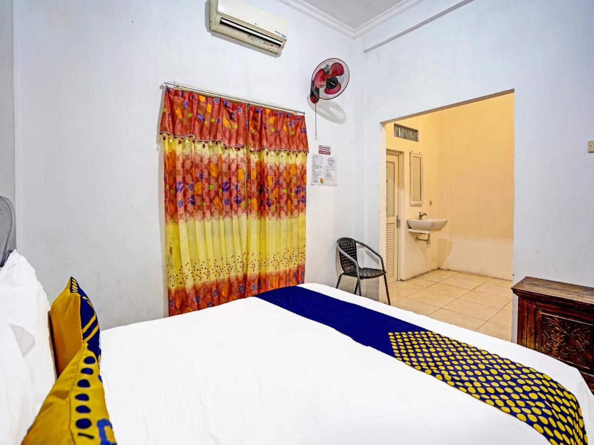 Oyo 90943 Mochi 88 Homestay Probolinggo Exterior photo