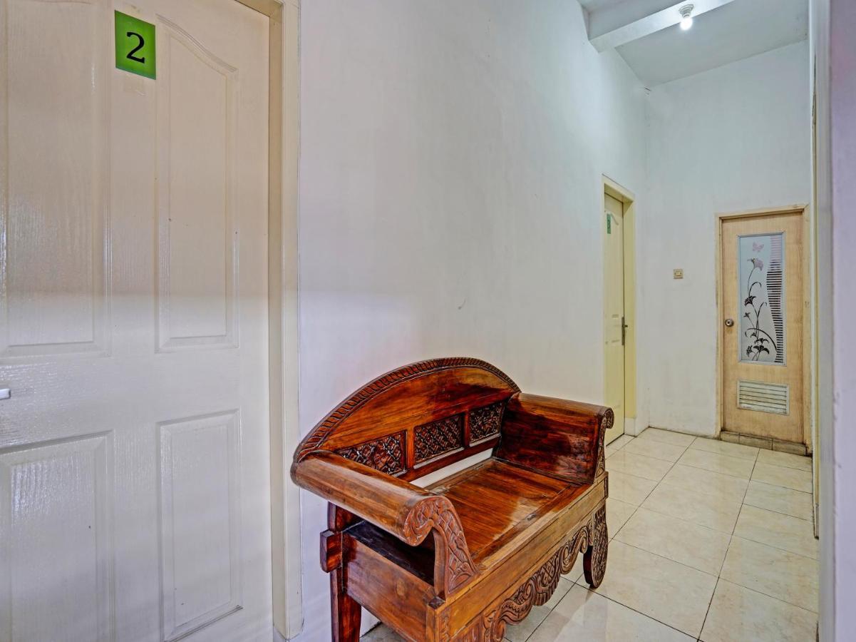 Oyo 90943 Mochi 88 Homestay Probolinggo Exterior photo